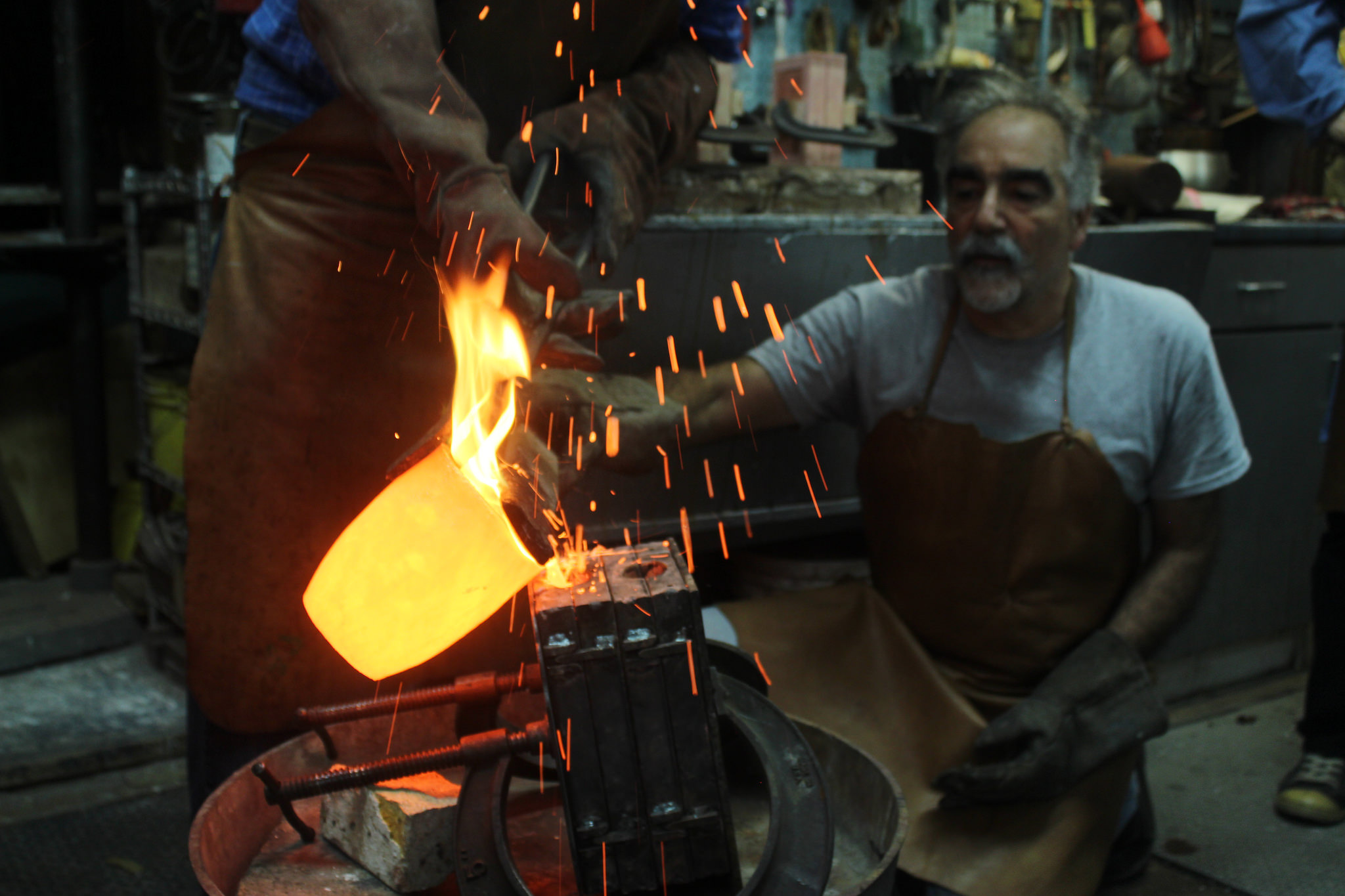 2014_001Fall_labsem_sand_casting_10.16.2014-06.jpg